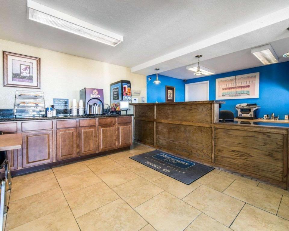 Rodeway Inn Pueblo Luaran gambar