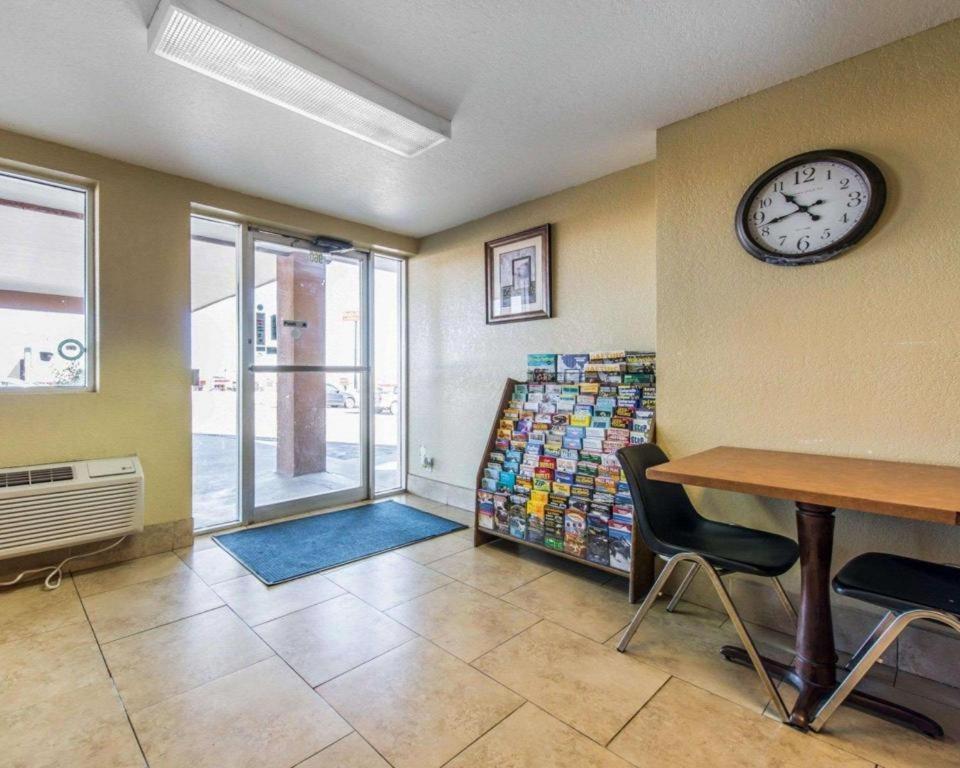 Rodeway Inn Pueblo Luaran gambar